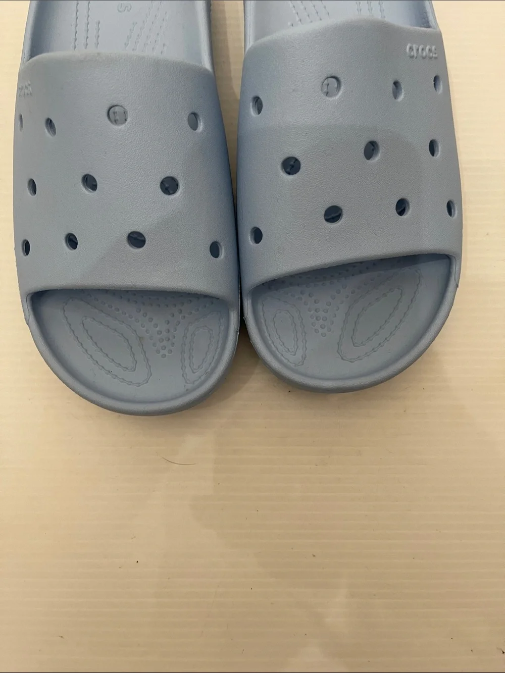 CROCS CLASSIC SLIDE SANDAL MENS SIZE 10 WOMENS SIZE 12
